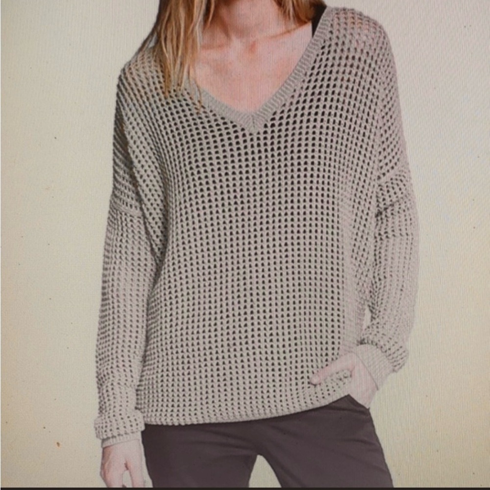 VINCE Grid Mesh Open Weave V Neck Sweater in Driftwood Sz XS Like New Minimalist